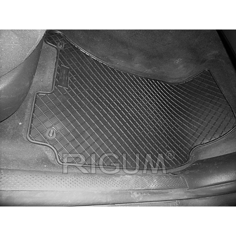 GUMENI TEPISI ŠKODA SUPERB I 02-  DESIGN