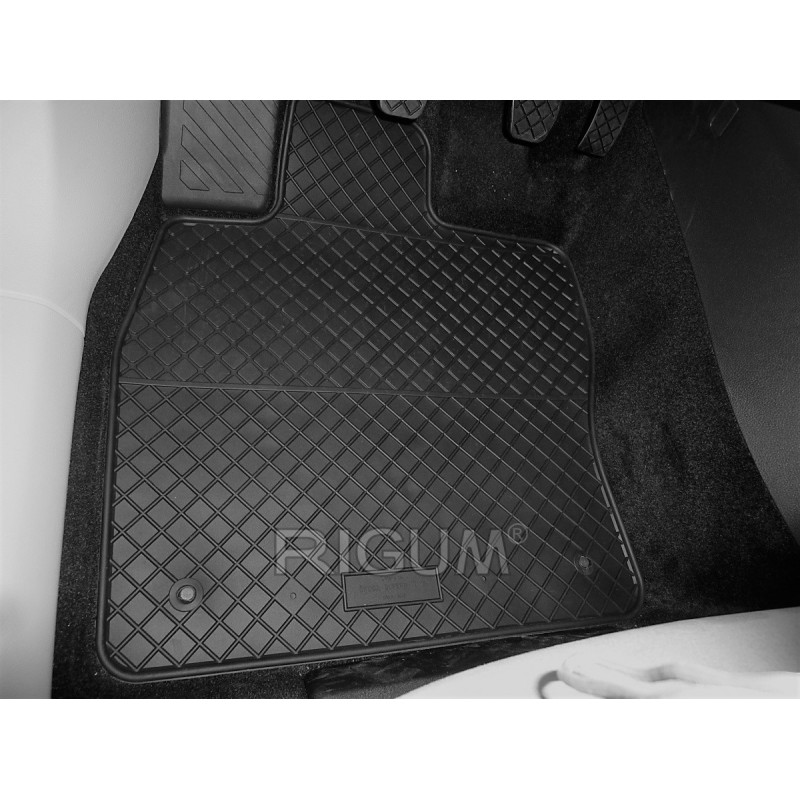 GUMENI TEPISI ŠKODA SUPERB III 15-  DESIGN