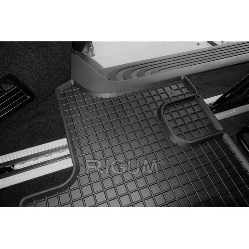 GUMENI TEPISI MERCEDES V 14-/ 24- 3.red/ MERCEDES VITO 14-/ 24- 3.red