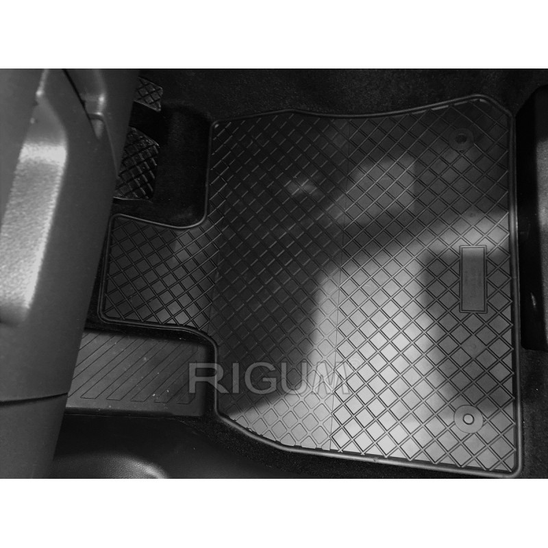 GUMENI TEPISI ŠKODA KAROQ 17- DESIGN