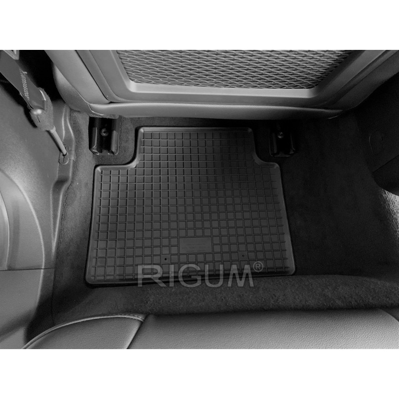 GUMENI TEPISI ALFA ROMEO GIULIA  4x2 20-