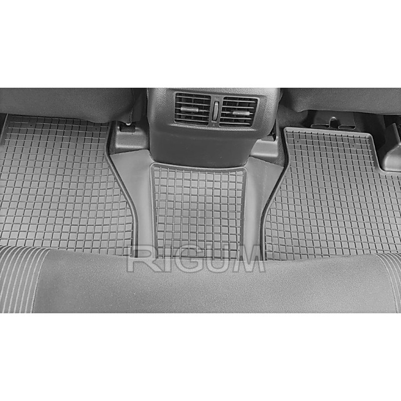 GUMENI TEPISI NISSAN NAVARA 16-/REN. ALASCAN 17- LUX+tunel (5dij)/