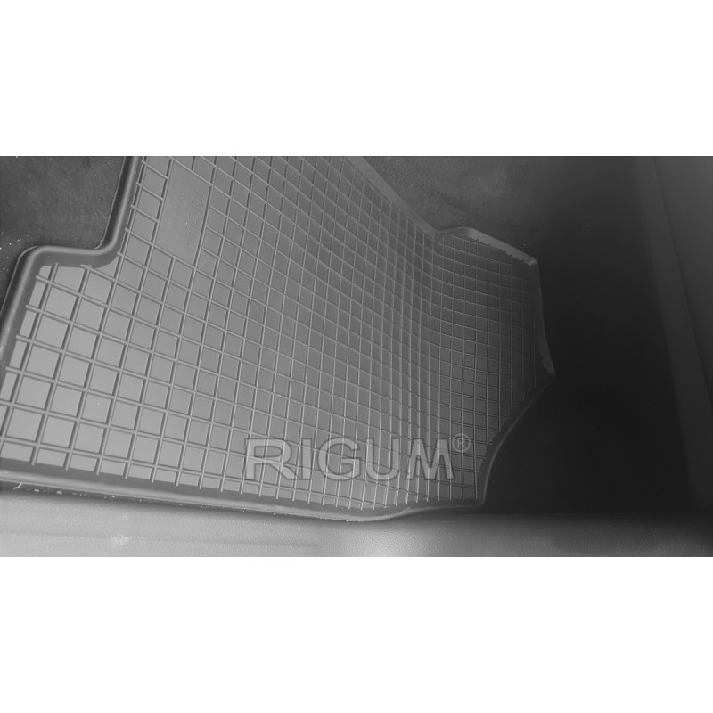 GUMENI TEPISI NISSAN NAVARA 16-/REN. ALASCAN 17- LUX+tunel (5dij)/