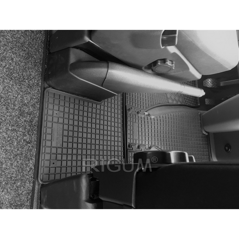 GUMENI TEPISI VW T6 TRANSPORTER / CARAVELLE / MULTIVAN 2m 19+ tunel (4 dijela)