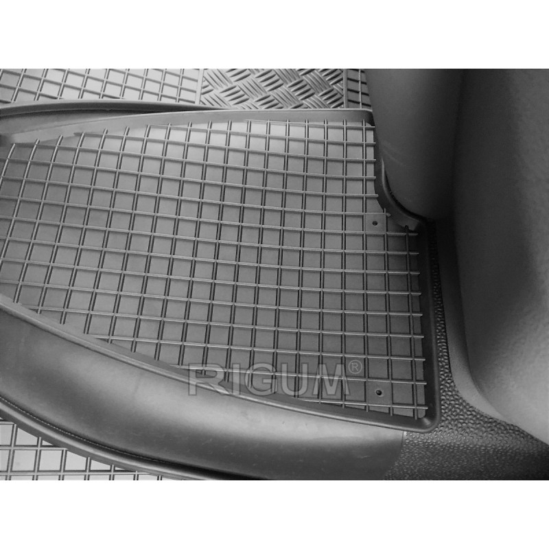 GUMENI TEPISI VW T6 TRANSPORTER/CARAVELLE/MULTIVAN 2/3 19- (3 DIJELA)