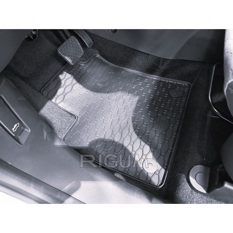 GUMENI TEPISI FORD Tourneo Courier 5 mj 2023-