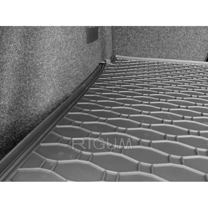 GUMENI TEPISI PRTLJAŽNIK SEAT ARONA 17-