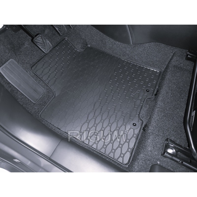 GUMENI TEPISI SUZUKI SWIFT 24-