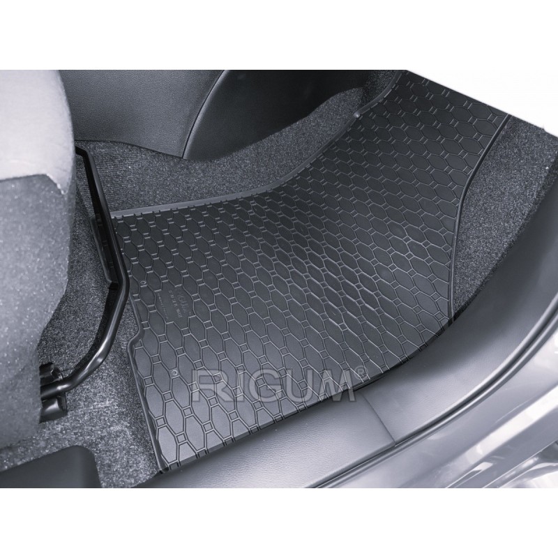 GUMENI TEPISI SUZUKI SWIFT 24-