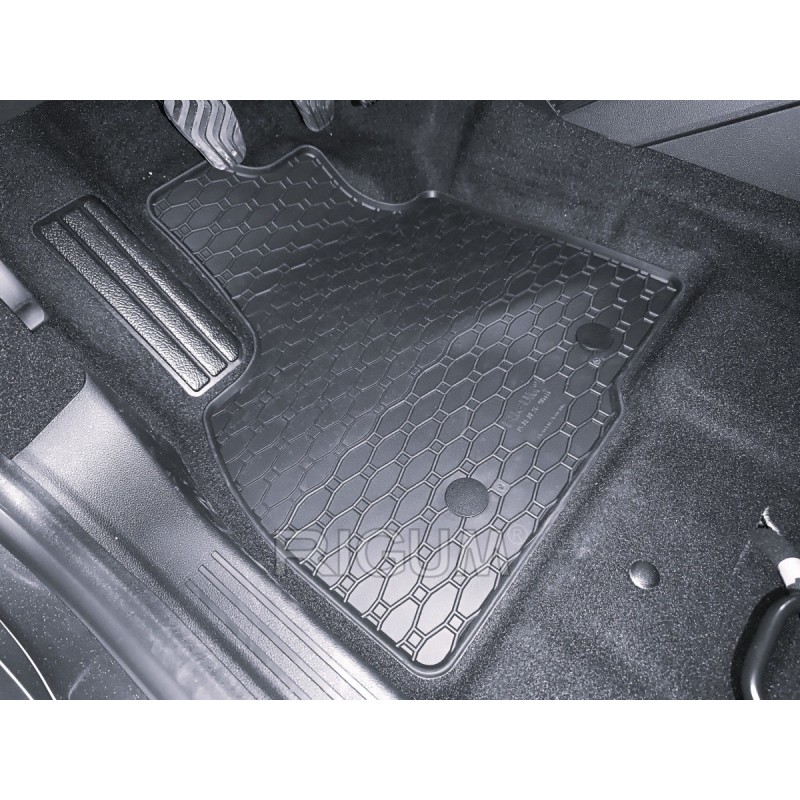 GUMENI TEPISI DACIA DUSTER MHEV 24-