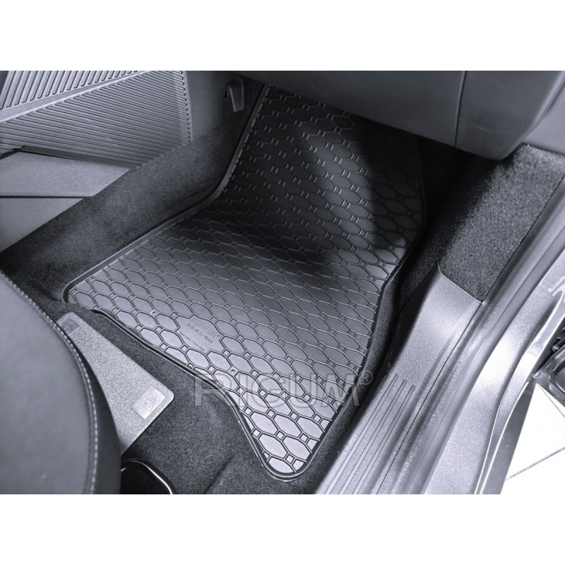 GUMENI TEPISI DACIA DUSTER MHEV 24-