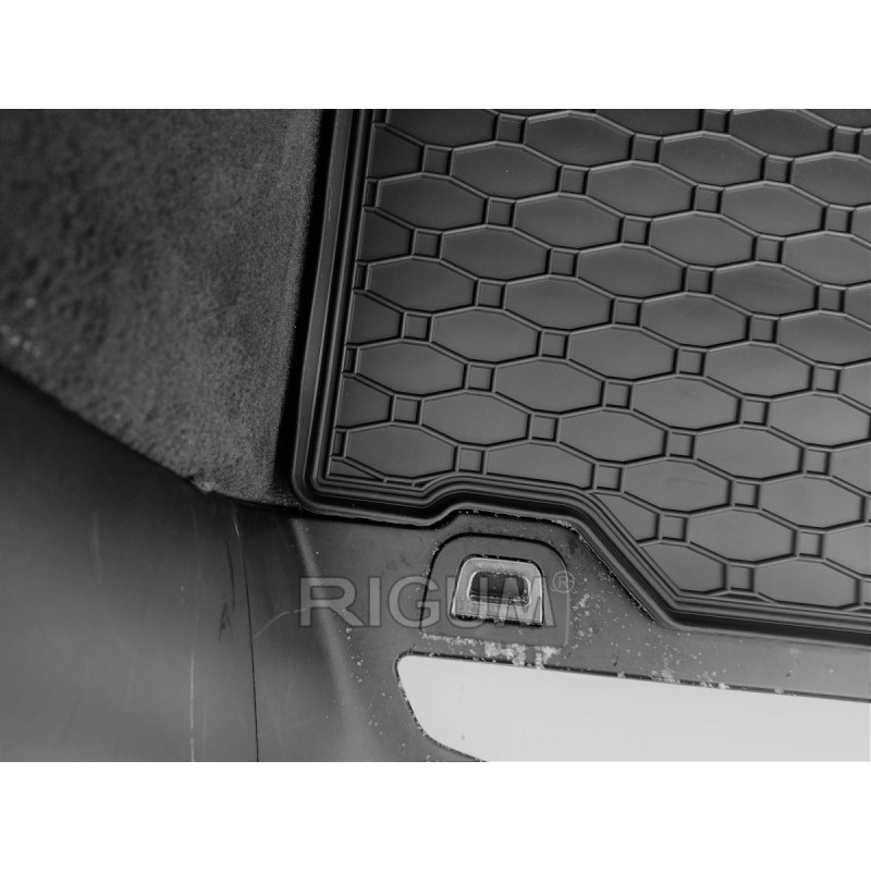 AG PRTLJAŽNIK BMW 5 Touring 10-