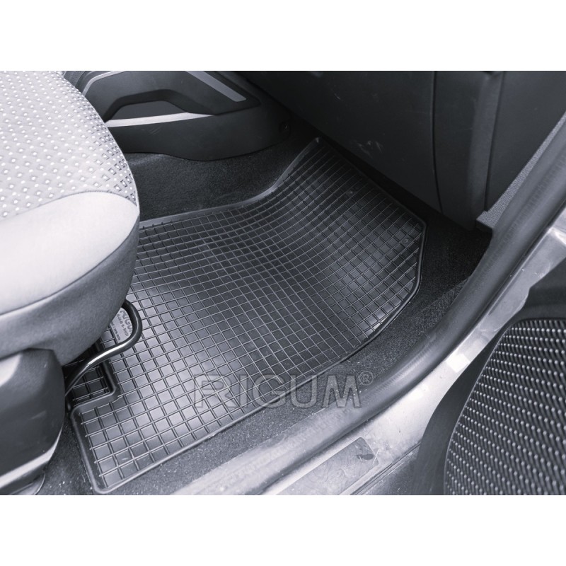GUMENI TEPISI DACIA DUSTER 18-