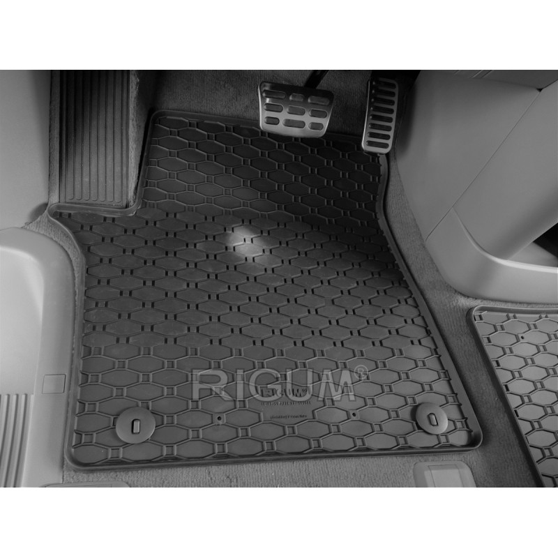 GUMENI TEPISI HYUNDAI STARIA 2/3m 22-