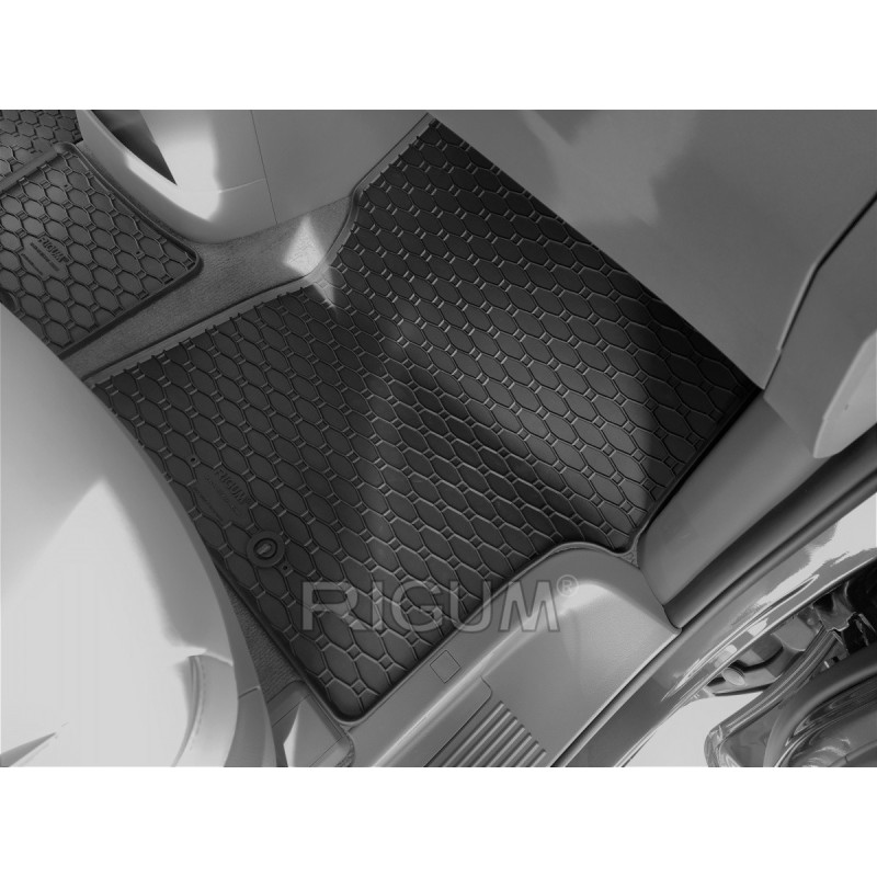 GUMENI TEPISI HYUNDAI STARIA 2/3m 22-