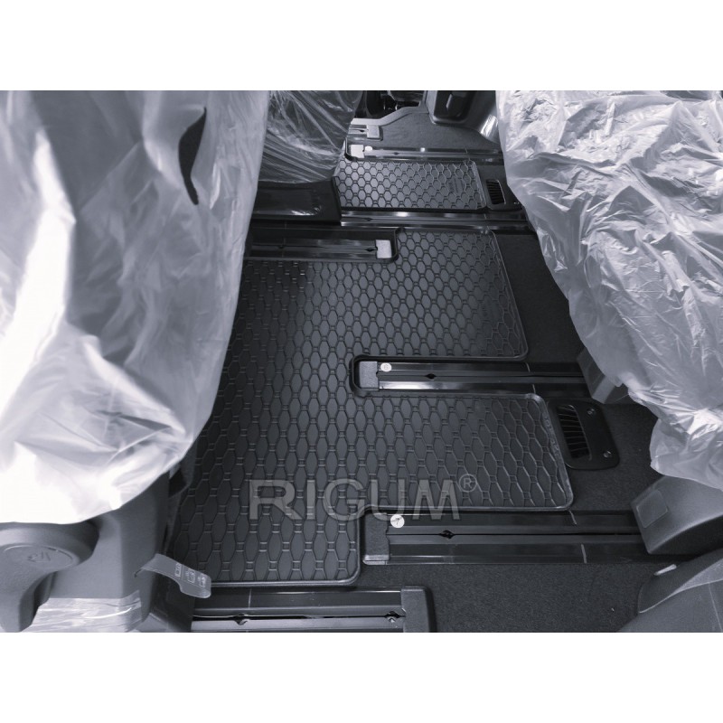 GUMENI TEPISI HYUNDAI STARIA 2. + 3. red 9m 2022-