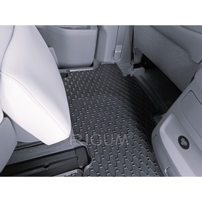 GUMENI TEPISI HYUNDAI STARIA 2. + 3. red 7mj 2022-