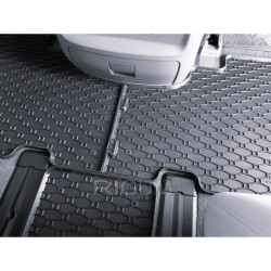 GUMENI TEPISI HYUNDAI STARIA 2. + 3. red 7mj 2022-