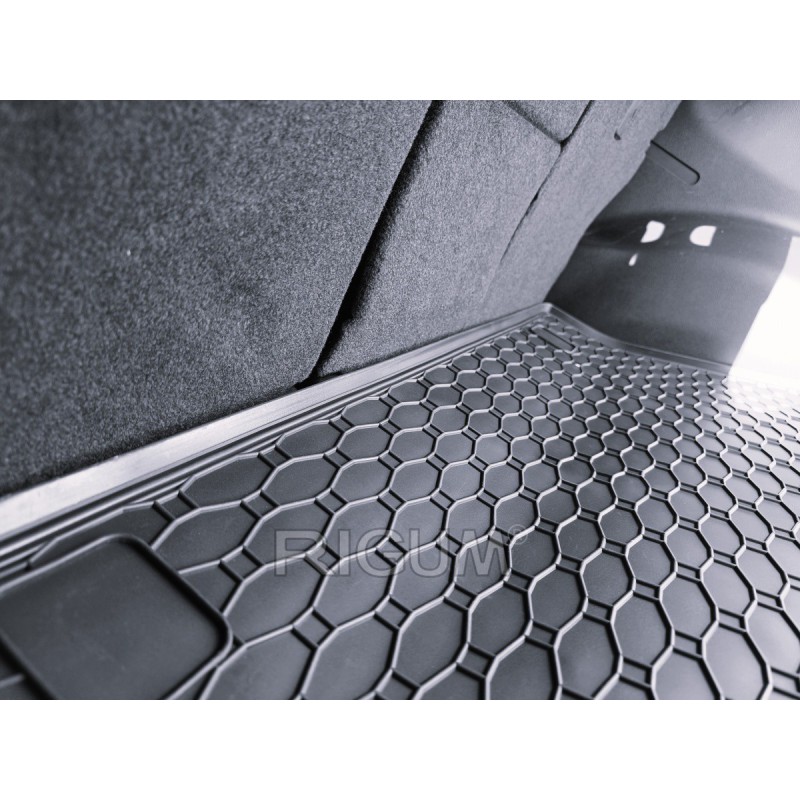 GUMENI TEPISI PRTLJAŽNIK TOYOTA LAND CRUISER 150 5m 2009-/2018-