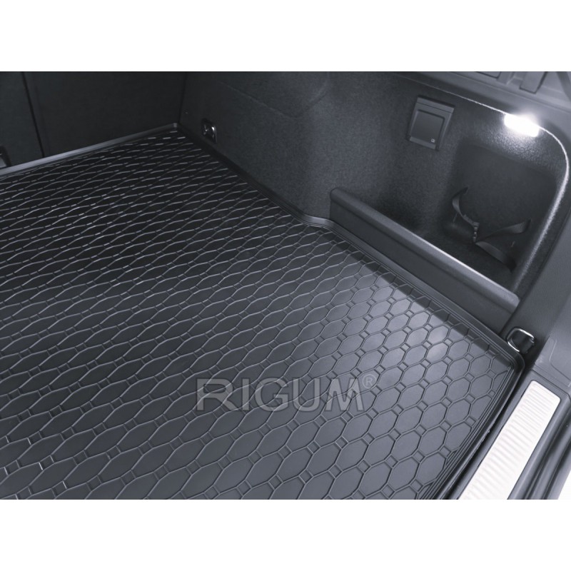 AG PRTLJAŽNIK VW PASSAT VARIANT 24- B9 gor.pol./ ŠKODA Superb Combi 24- gor.pol.